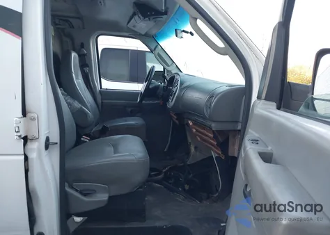 2006 Ford E-350 Super Duty Commercial/Recreational z USA, uszkodzony, nr VIN 1FTSE34L66DA42092